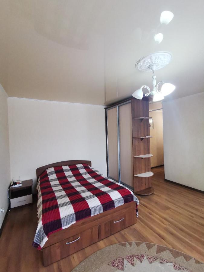 1 Комн Апартаменты В Центре Рядом С Парком Qostanay Esterno foto