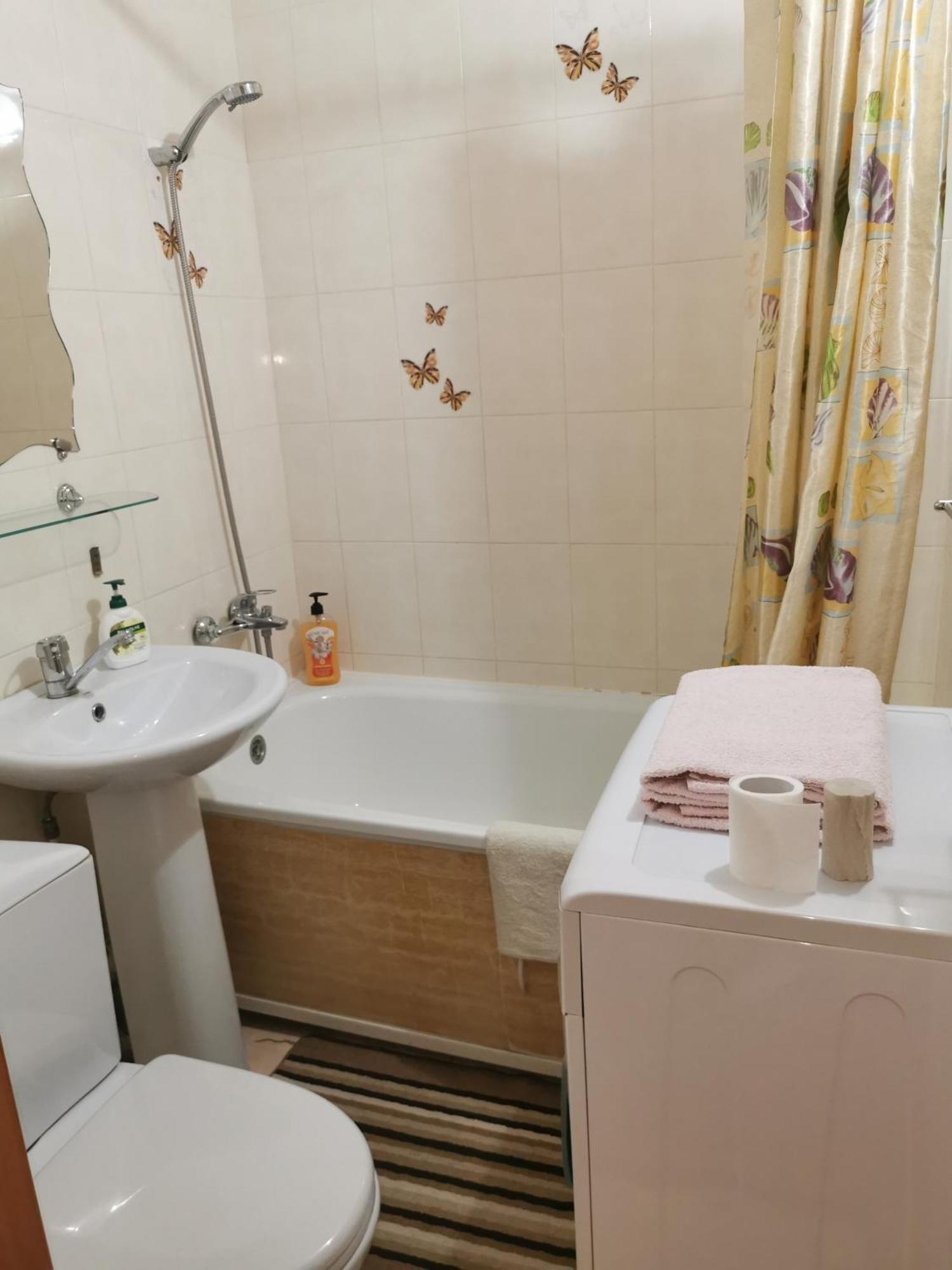 1 Комн Апартаменты В Центре Рядом С Парком Qostanay Esterno foto